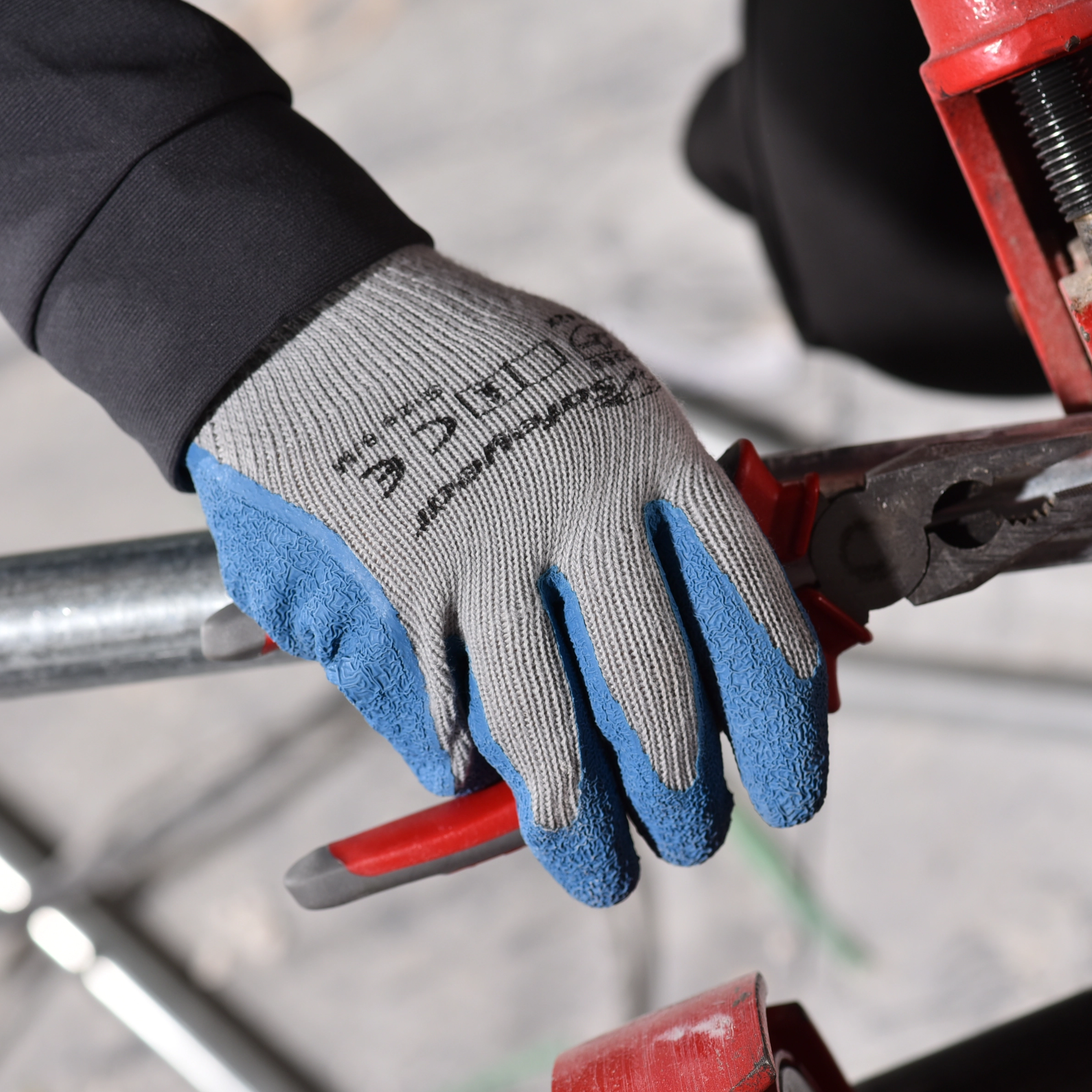 Guantes recubiertos de PU, nitrilo o látex: cómo elegir 